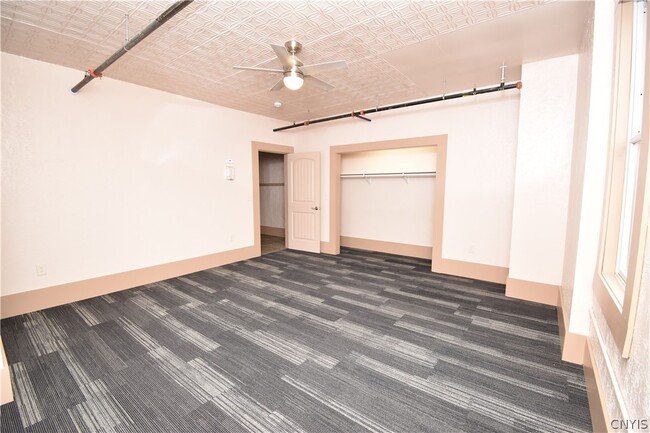 Building Photo - 152 Court St