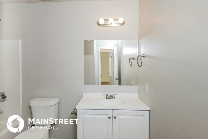 Building Photo - 335 Cornwallis Way