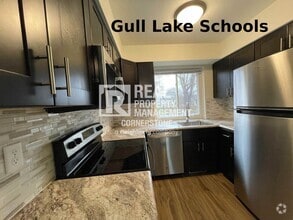 Building Photo - Updated & Inviting 2-Bedroom Townhome in Q...