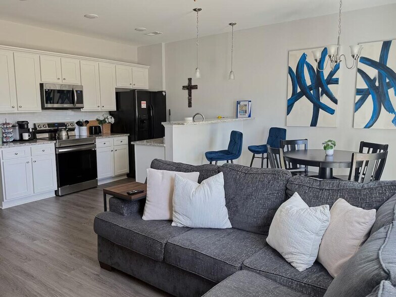 Building Photo - 751 Jacobs Millpond Rd