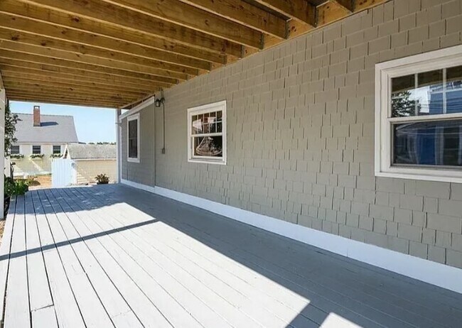 Building Photo - 8 44th St