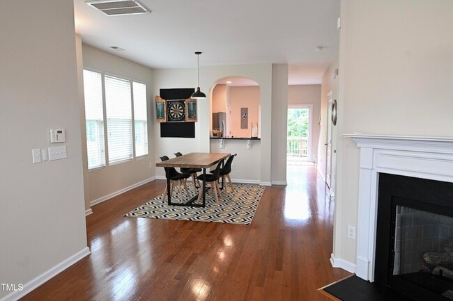 Building Photo - 700 Cupola Dr