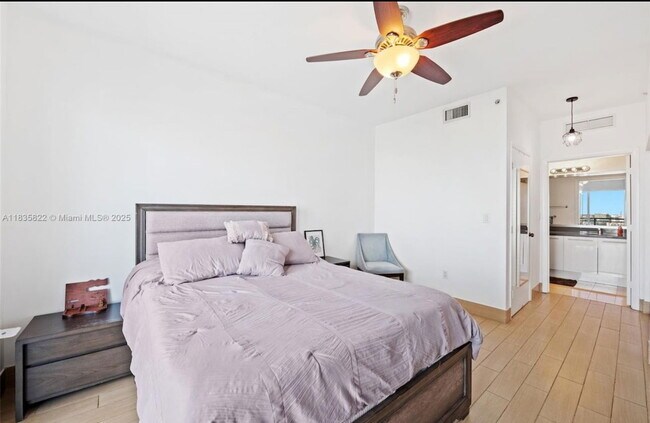 Building Photo - 90 SW 3rd St