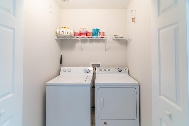 Building Photo - Available Now – Annual Rental with Golf Me...