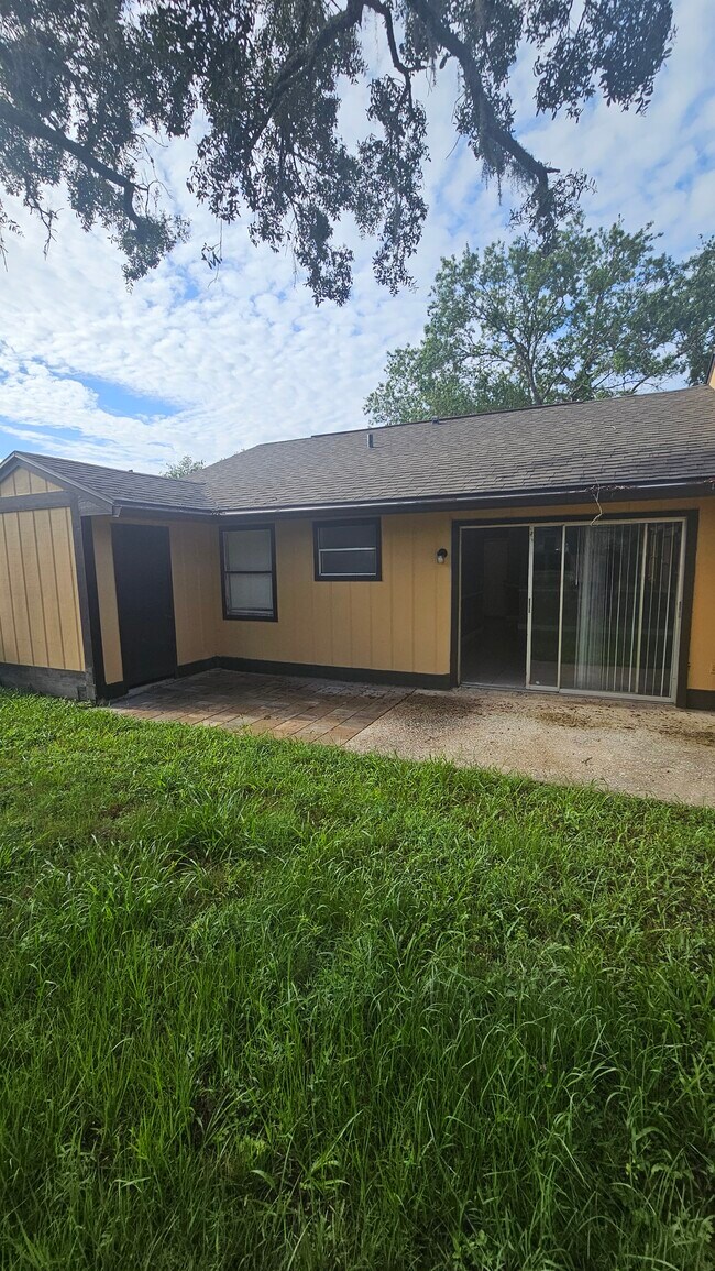 Building Photo - 12405 Shearwater Dr