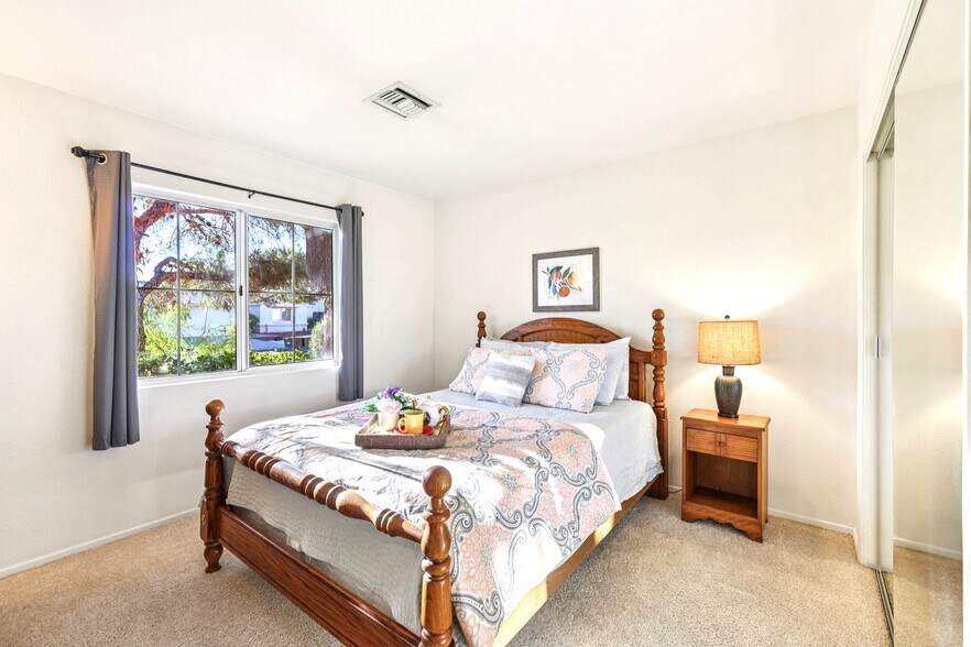 Building Photo - 3013 Sungold Dr