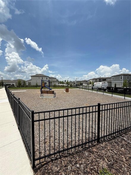 Building Photo - 2313 Broadbrook Dr