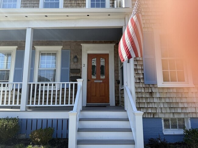 Building Photo - 2 Fremont St