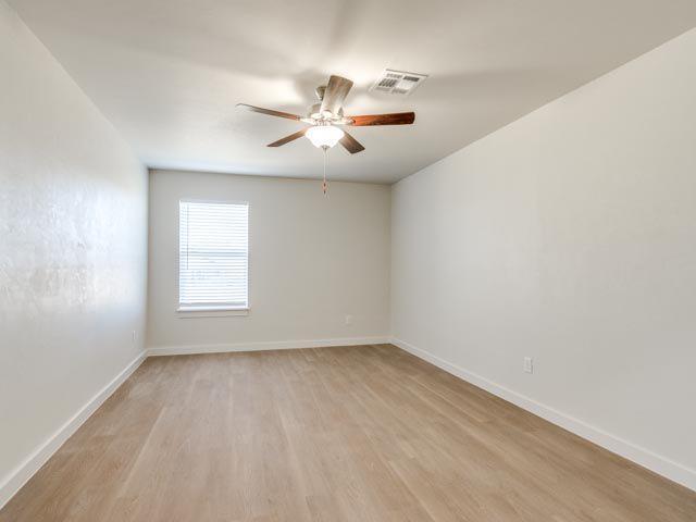 Building Photo - 1702 Highland Loop