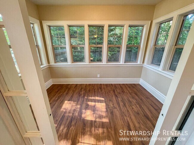 Building Photo - 2334 Augusta St