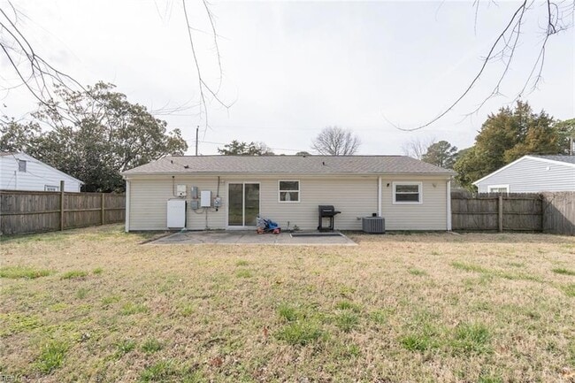 Building Photo - 3528 Chester St