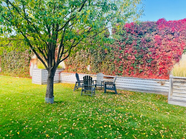 Building Photo - 214 S 2nd St