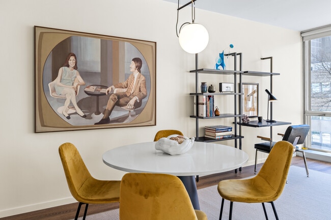 Building Photo - 340 W Diversey Pkwy