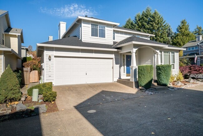 Building Photo - Quaint Carman Ridge Home in Lake Oswego