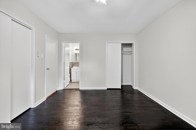 Building Photo - 2321 Altamont Pl SE