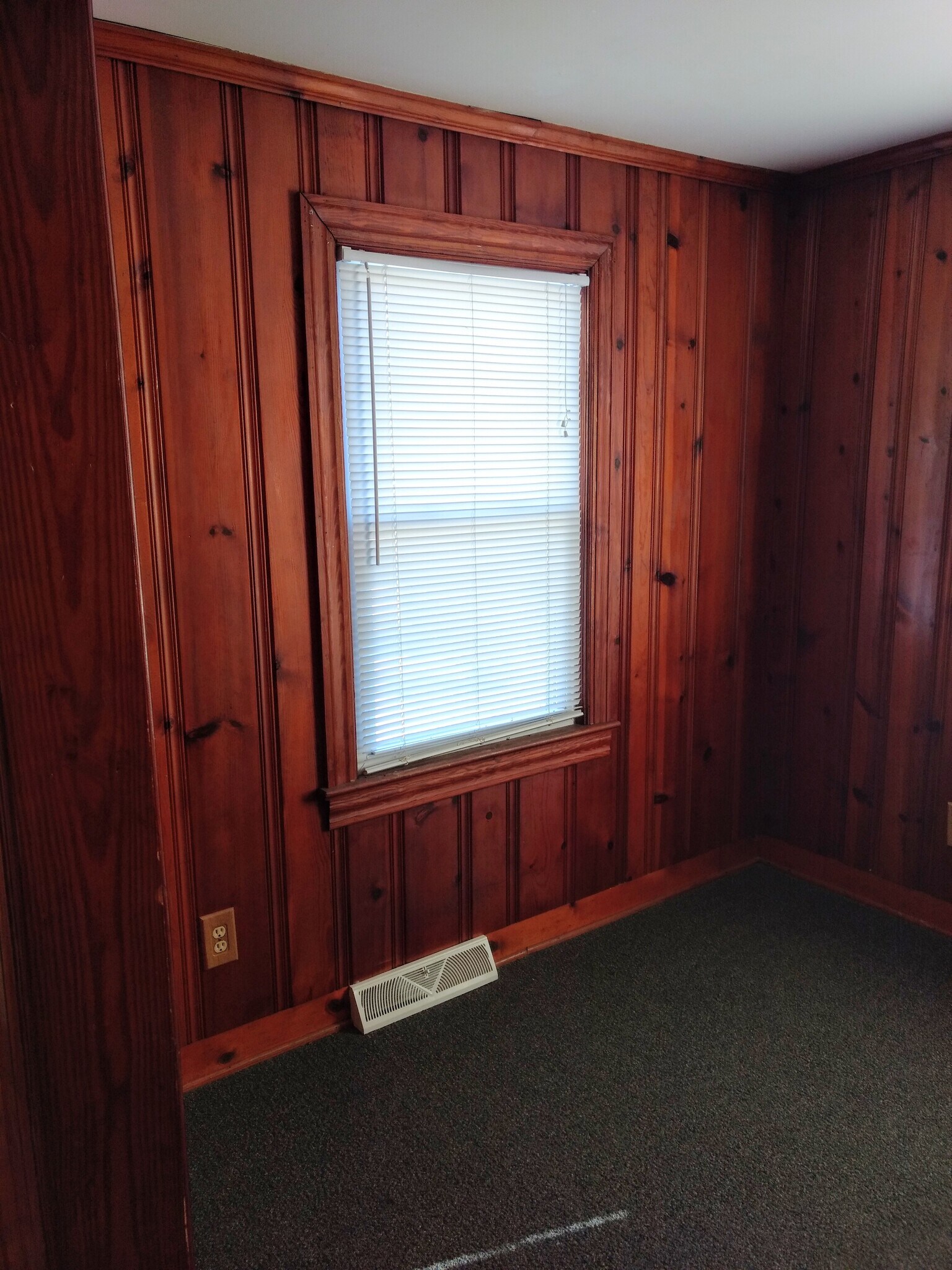 office or den - 707 Monroe St