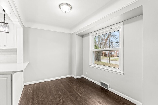 Building Photo - 6938 Fenton St
