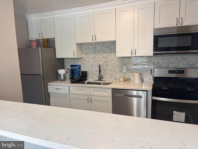 Building Photo - 9276 Adelphi Rd