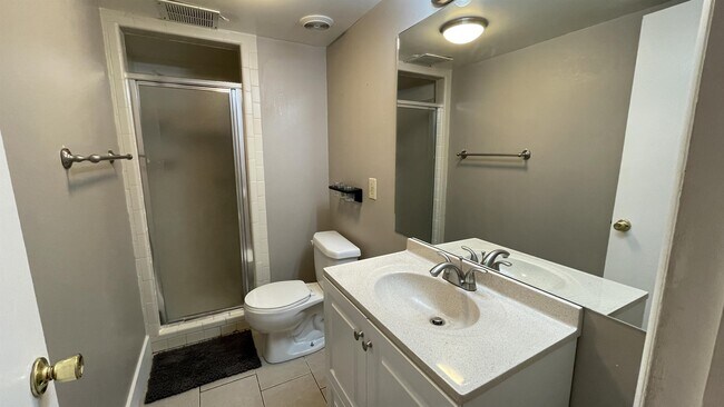 Building Photo - 4420 W Skye Dr