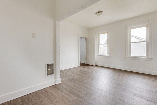 Building Photo - 440 Hays Ave