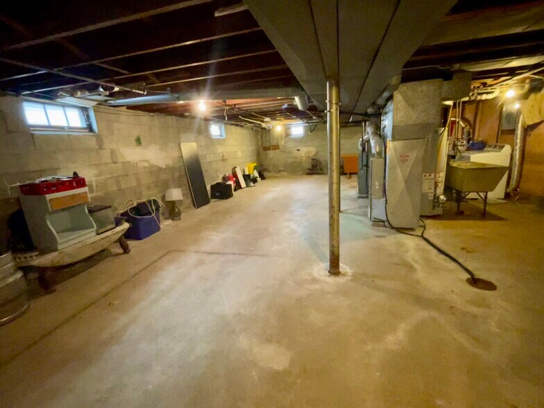 Building Photo - 3228 N Weil St