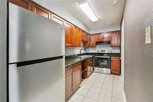 Building Photo - 241 Helen St