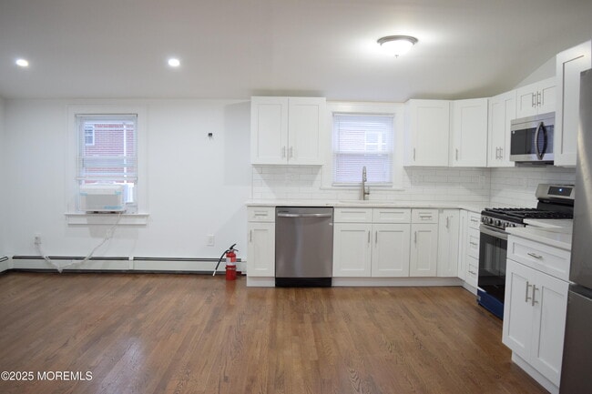 Building Photo - 52 Dunbar Ave