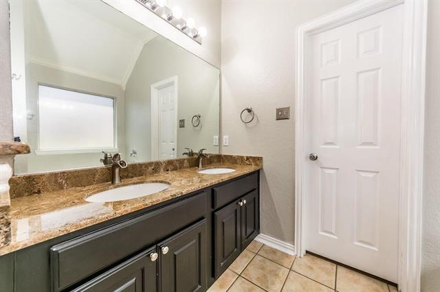 Building Photo - 404 Tarpan Trail