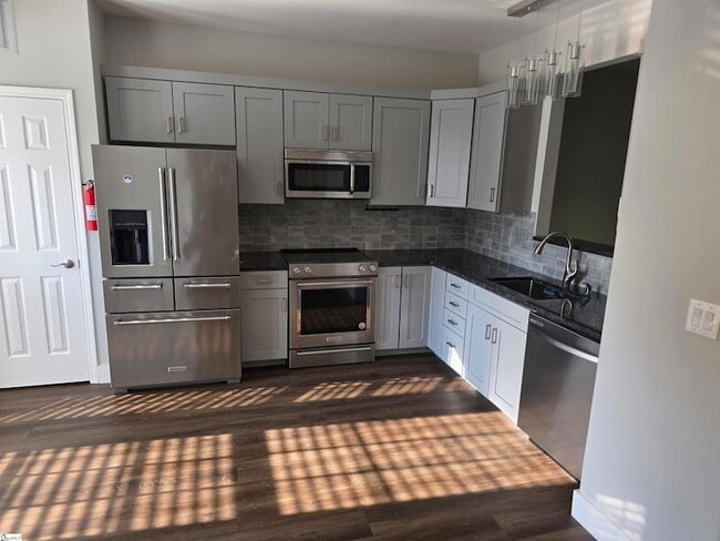 Building Photo - 226 Cambria Ct