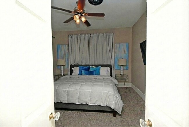 Building Photo - 1110 Missouri St