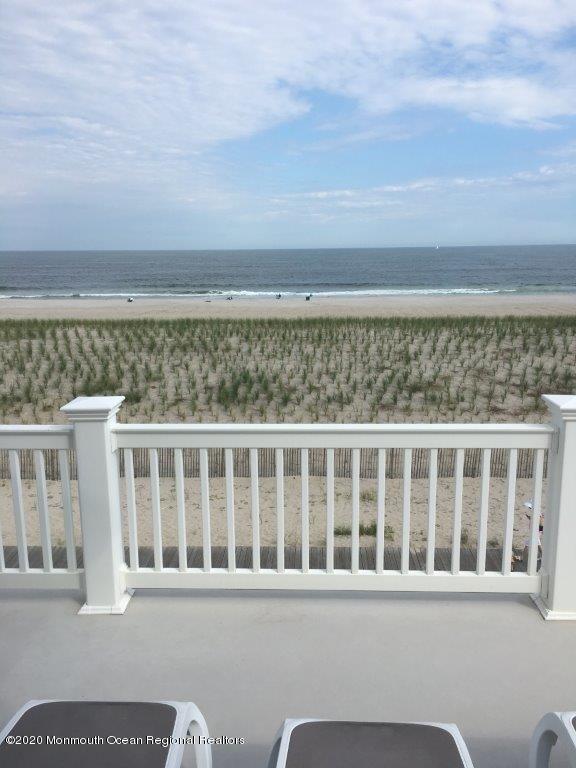 Building Photo - 1904 Oceanfront