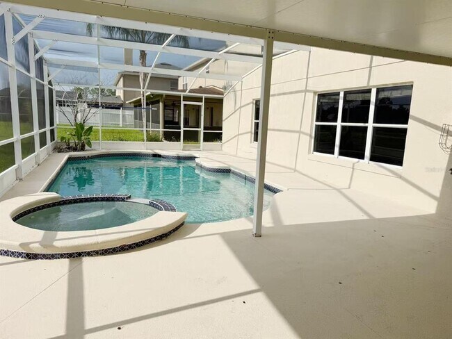 Building Photo - 842 Horseshoe Falls Dr