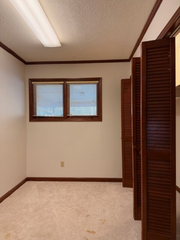 Building Photo - 250 Running Deer Rd