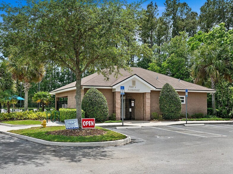 Building Photo - 7920 Merrill Rd