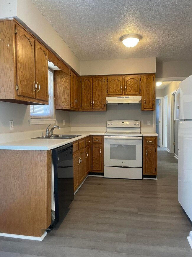 Building Photo - 4759 Tessie Ln