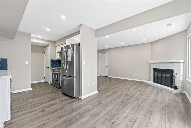 Building Photo - 22300 River Walk Ln
