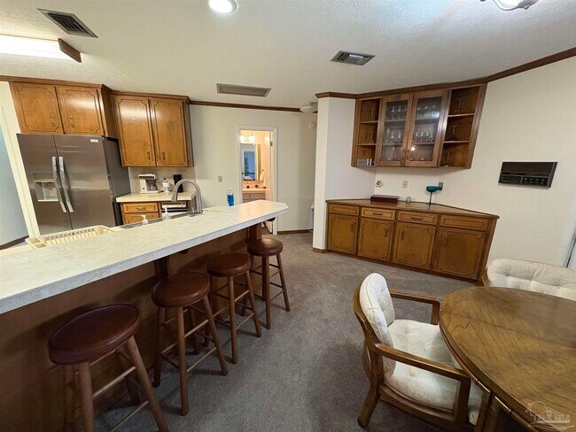 Building Photo - 8755 Thunderbird Dr