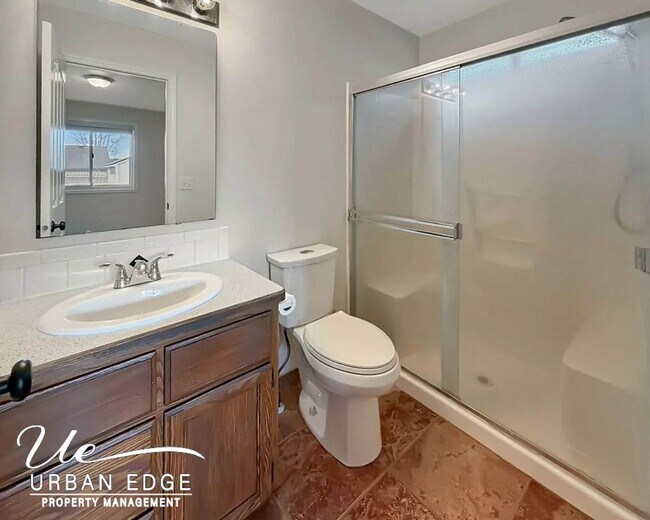 Building Photo - 3 Bed 2 Bath Home off Garrity - All landscaping included