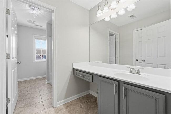 Building Photo - 1440 Waverly Glen Dr