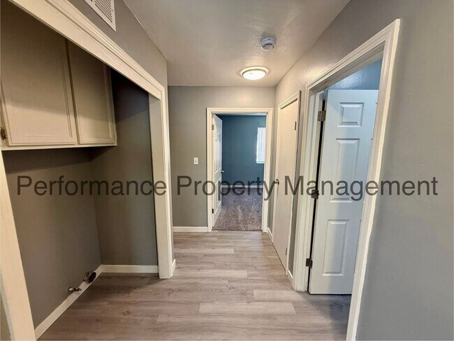 Building Photo - 326 Beardsley Ave