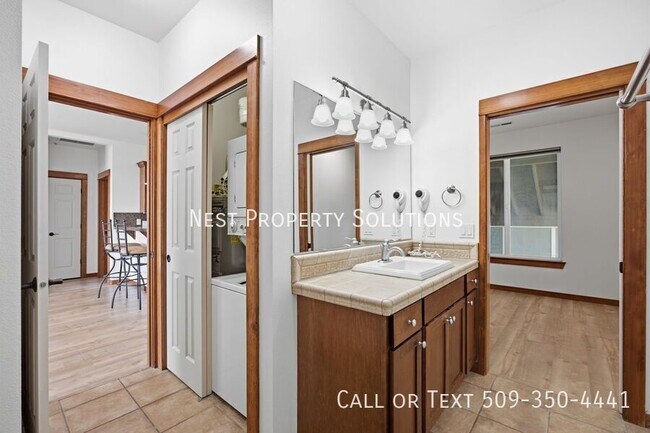 Building Photo - 6432 Melby Way NE