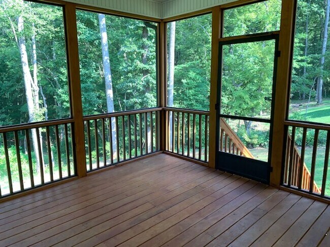 Building Photo - 2486 Golden Forest Dr