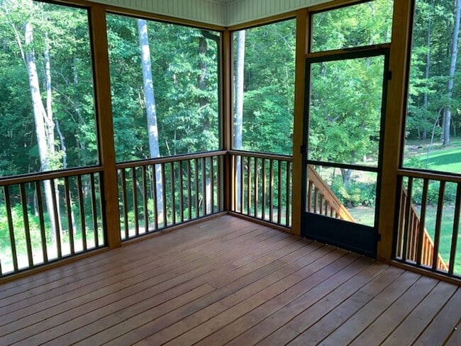 Building Photo - Adorable Ranch Home in a Great Neighborhood!