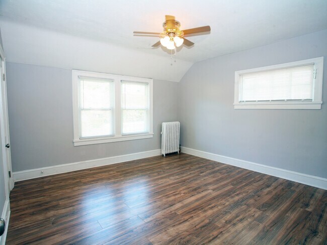 Building Photo - 3 Renovated Story 4 Bed - 2.5 Bath Colonial available for Rent