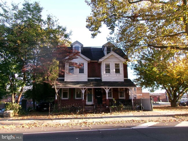 Building Photo - 1030 Radcliffe St