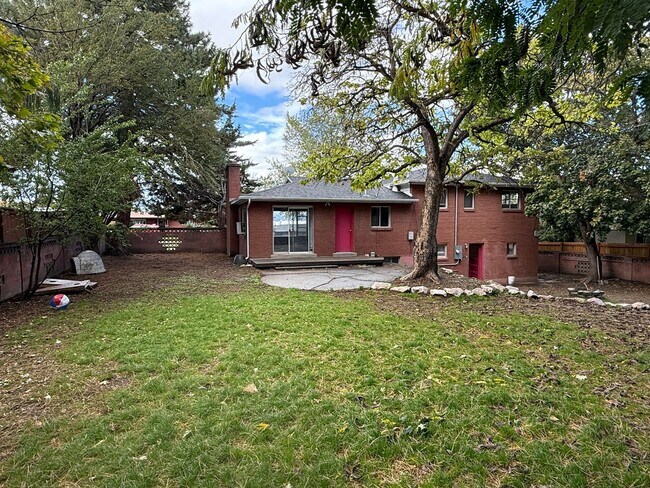 Building Photo - 5 Bedroom Home; Millcreek; 2800 sq ft; Lar...