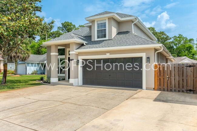 Building Photo - AVAILABLE BY JULY 15