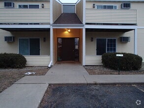Building Photo - 2220 Valleyhigh Dr NW