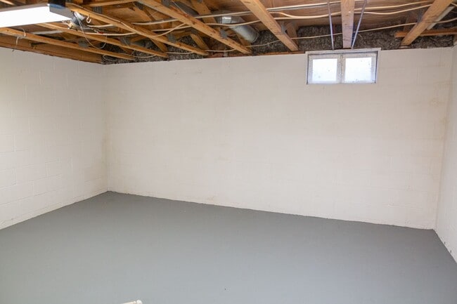 Building Photo - 7778 Deercrest Ct