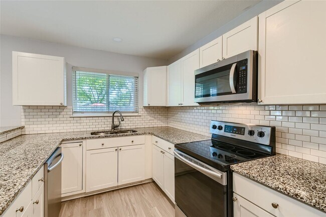 Building Photo - Stunning 4 bedroom for rent, mature trees,...